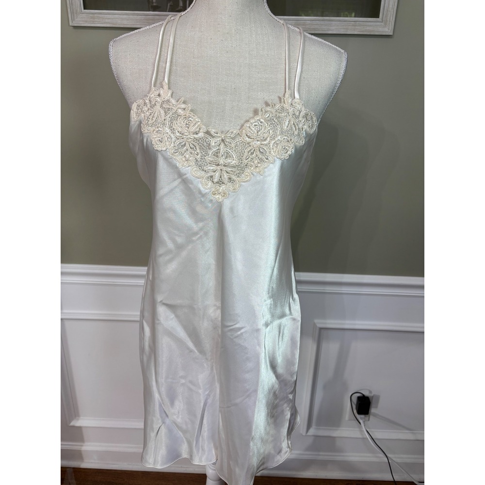 Expressions by California Dynasty Ivory Satin Lace Pearl Chemise Nightgown Med